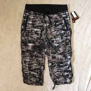 NWT RBX active Capri pants